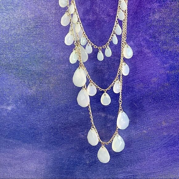 Gold tone 3 tier beaded necklace - Picture 5 of 12